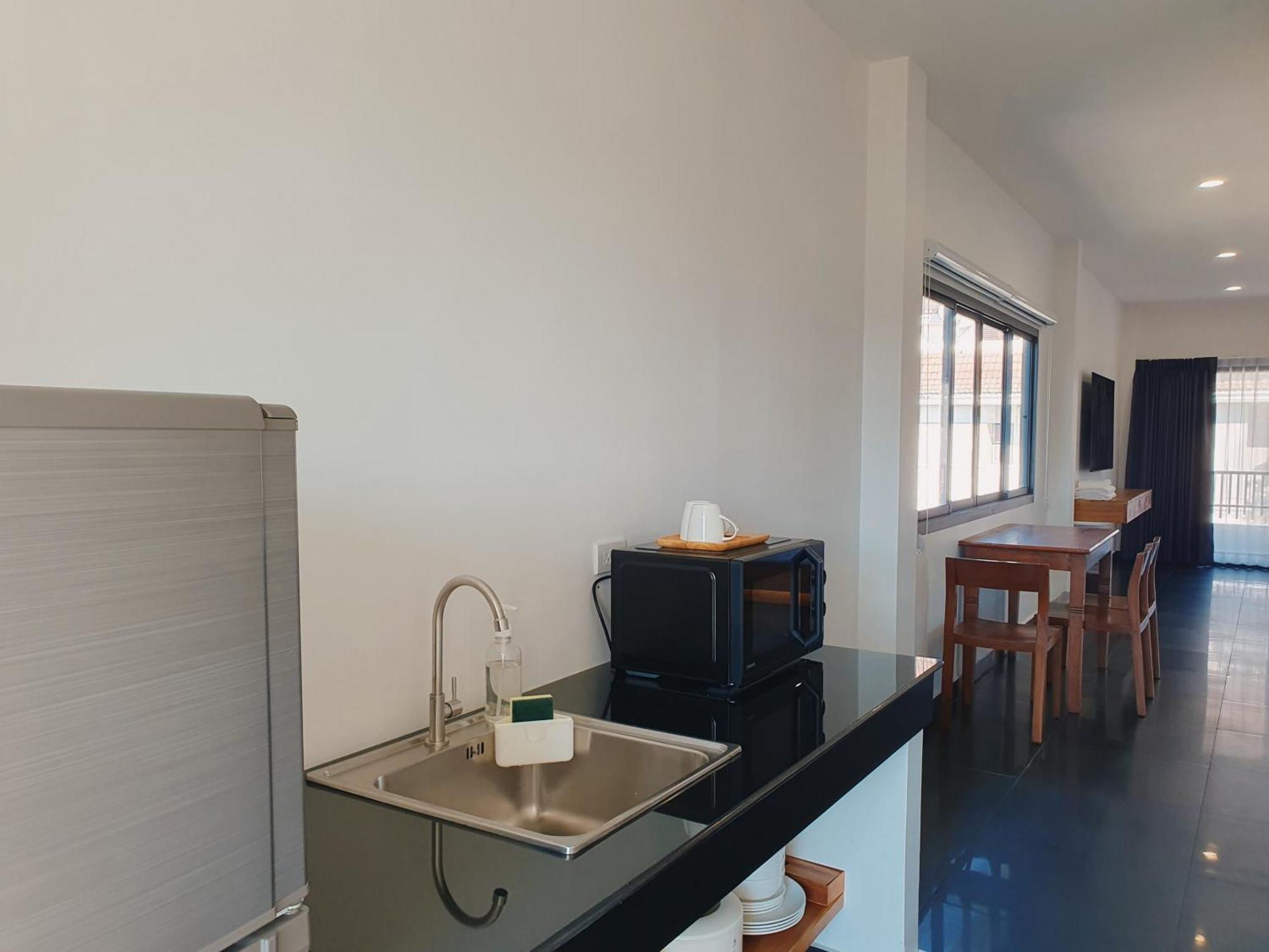 The Sila Suites - Intrawarorot Chiang Mai Exterior foto