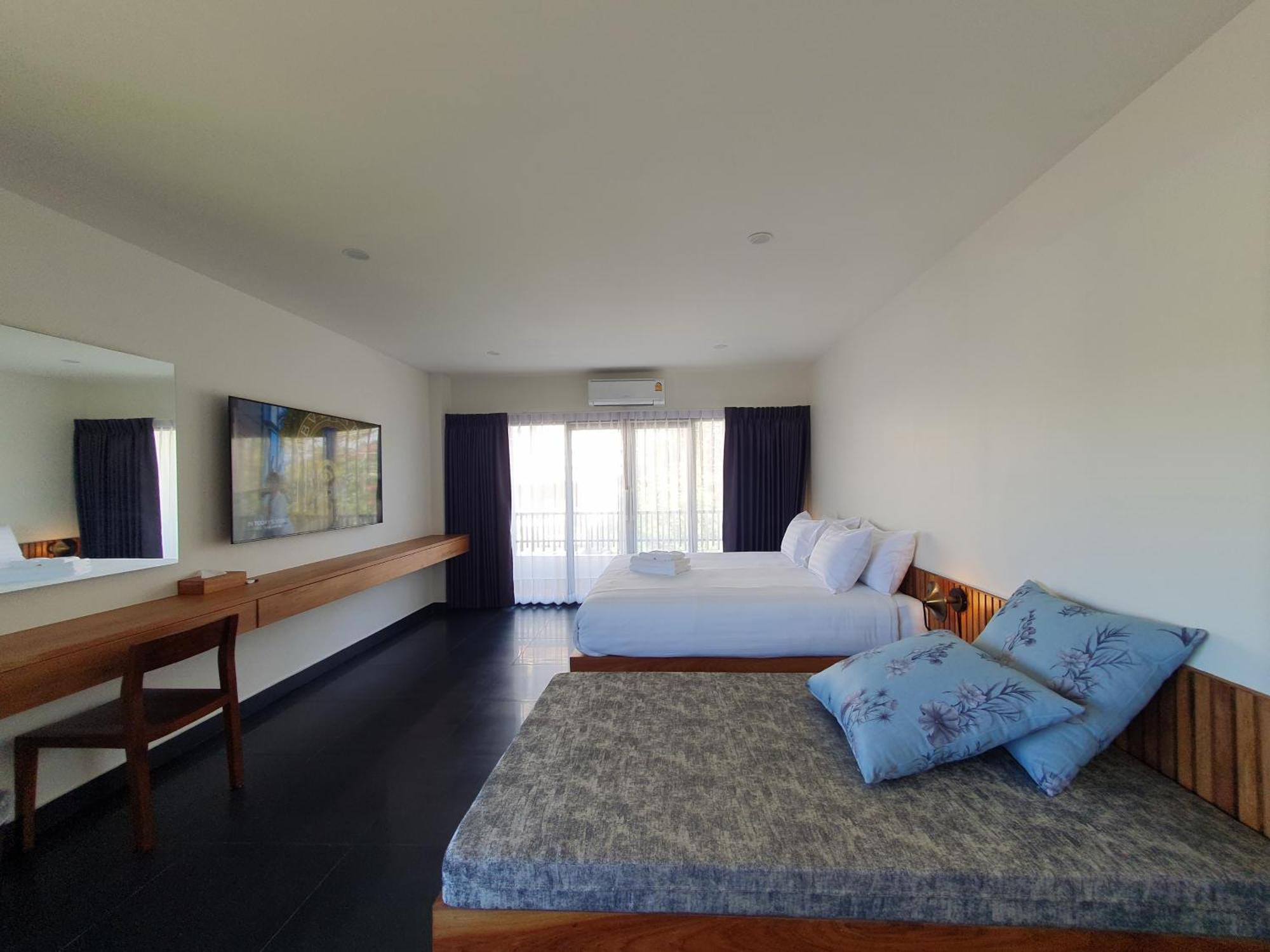 The Sila Suites - Intrawarorot Chiang Mai Exterior foto