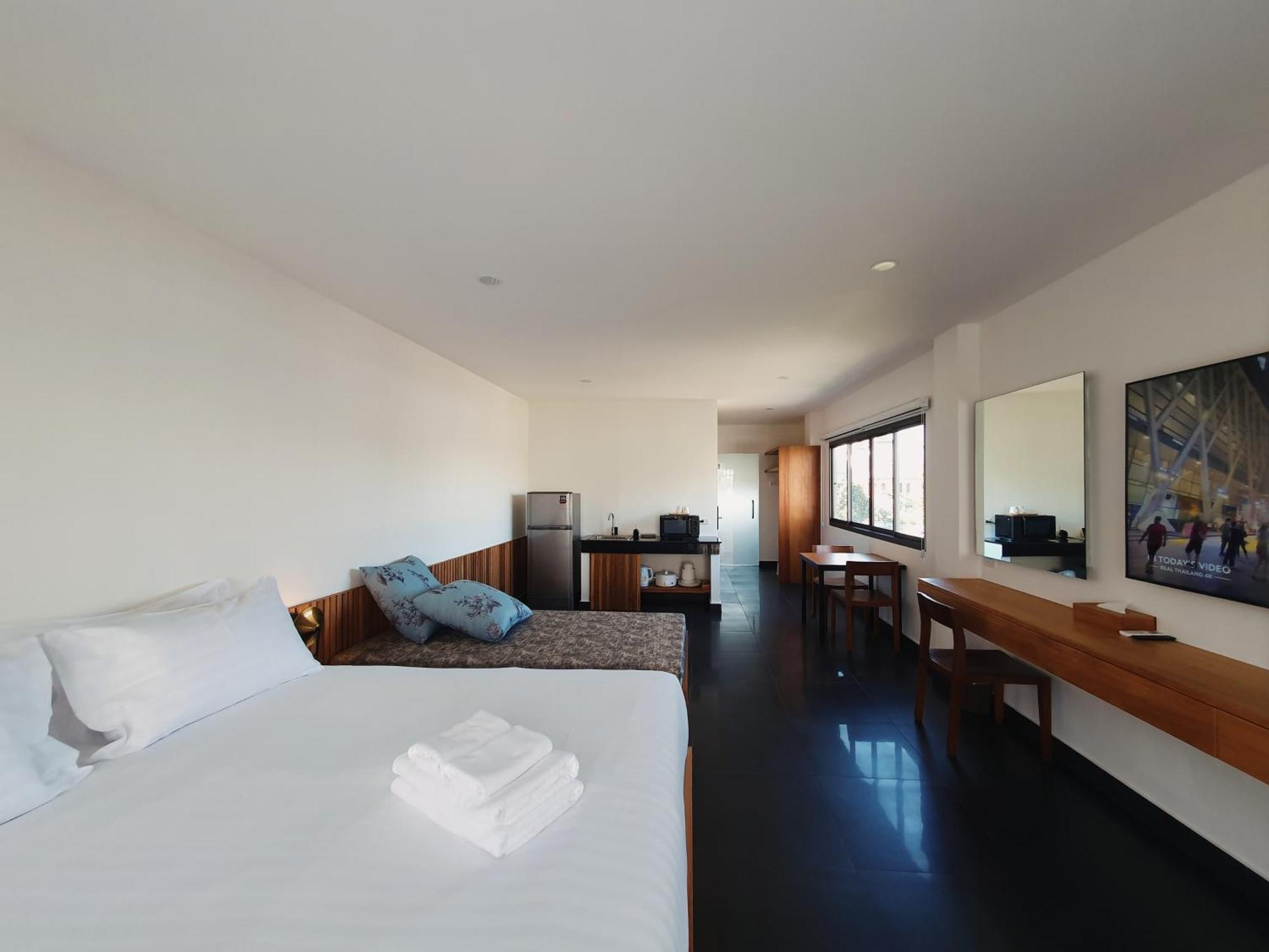 The Sila Suites - Intrawarorot Chiang Mai Exterior foto