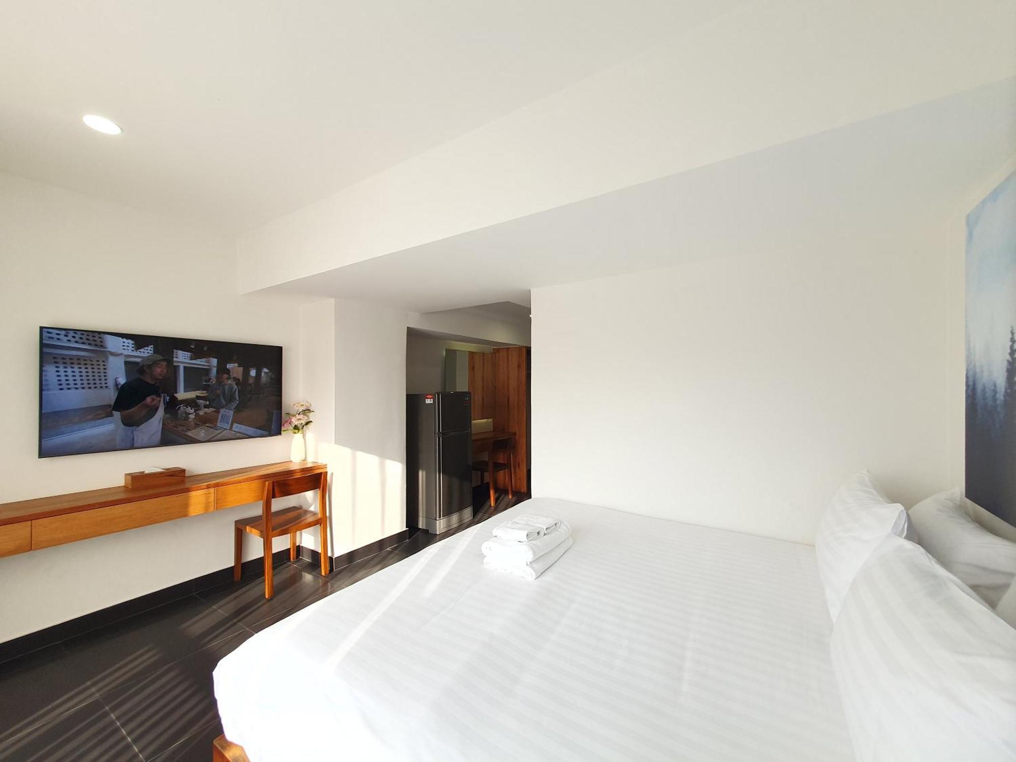 The Sila Suites - Intrawarorot Chiang Mai Exterior foto